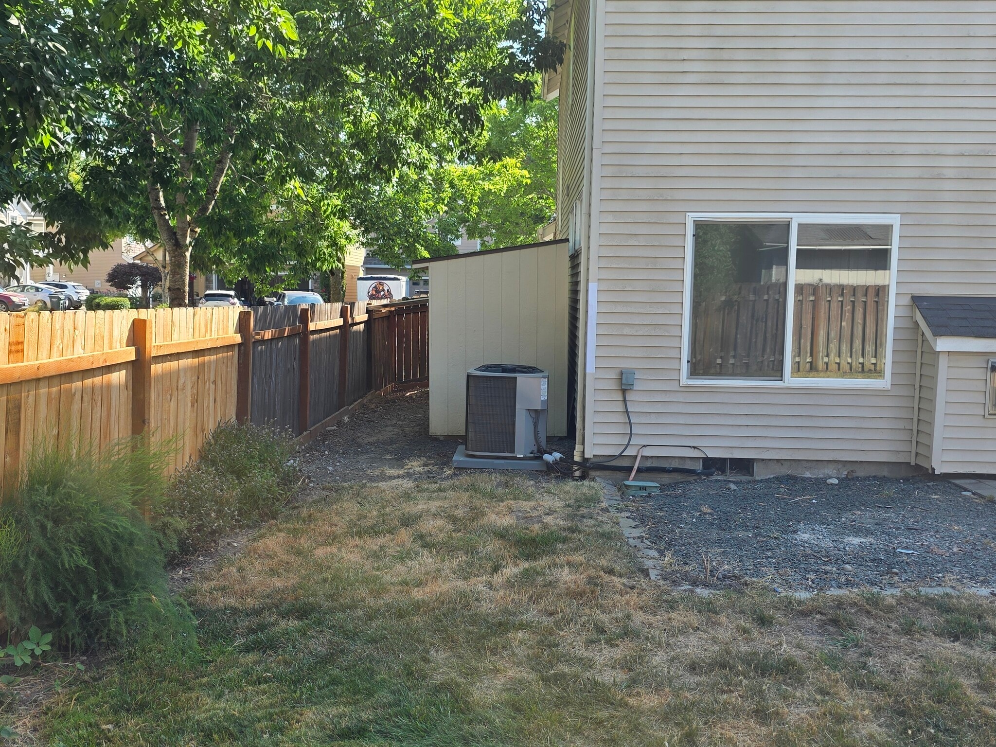 Building Photo - 624 Jasmine Cir