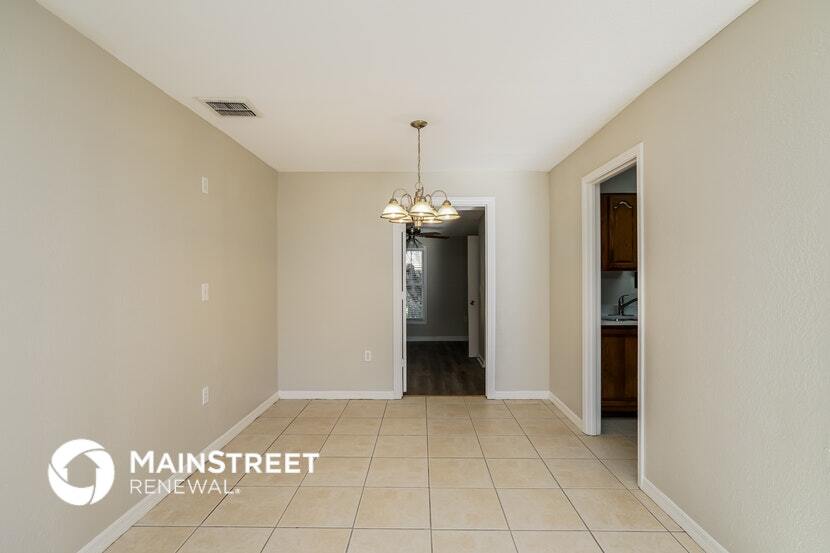 Building Photo - 3031 Dillman Dr