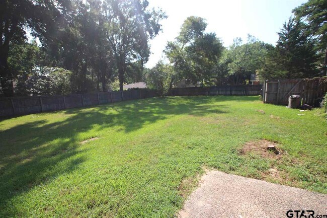 Building Photo - 8524 Radcliffe Dr
