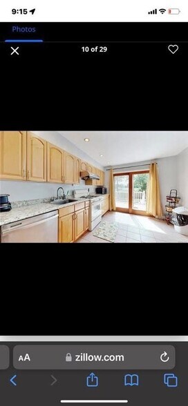 Building Photo - 132 Hallock Rd