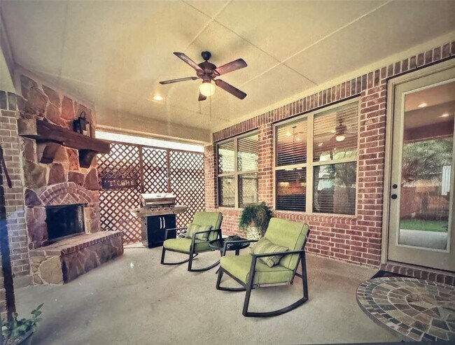 Building Photo - 2414 Sweetwater Ln