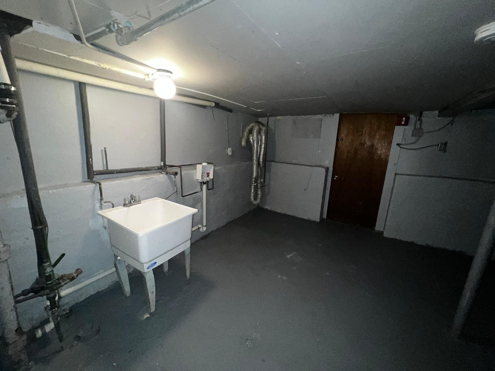 Building Photo - 709 N Laramie Ave