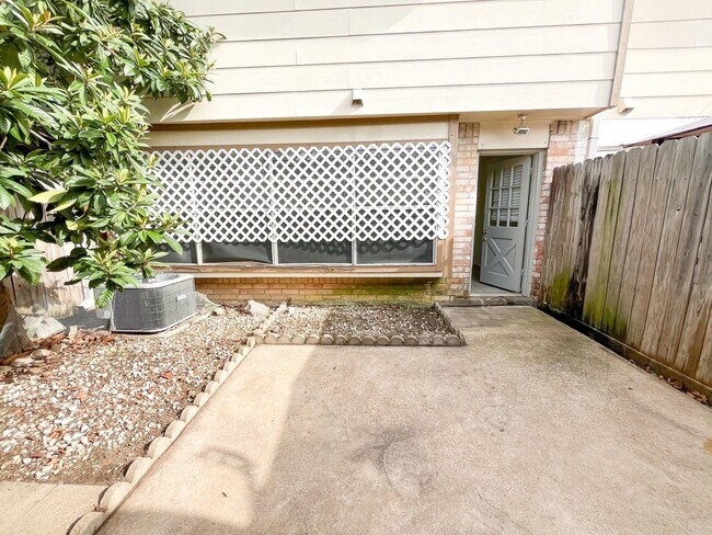 Primary Photo - 12933 High Star Dr