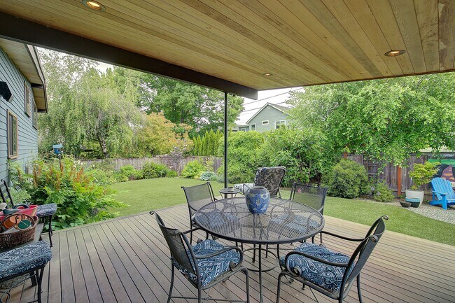 Building Photo - 4Bd/2.5Ba Seattle Home