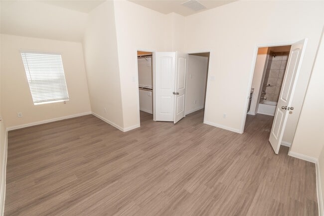 Building Photo - 4231 Silver Ranch Rd