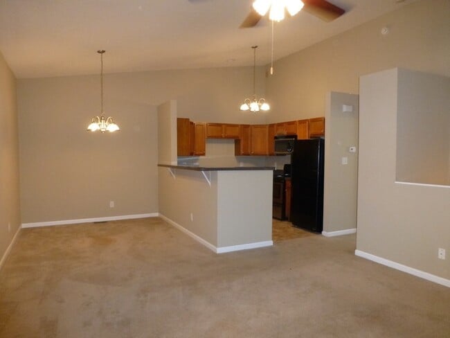 Building Photo - Spacious 3-Bed, 2-Bath Townhouse with Bonus Room & 2-Car Garage in North Knoxville