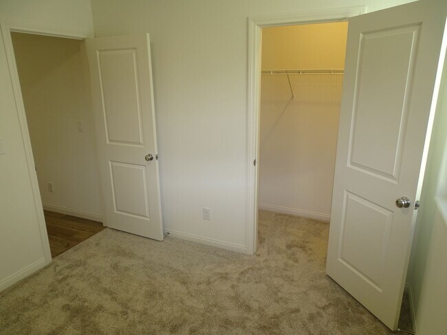 Building Photo - 2929 Gallarate Dr