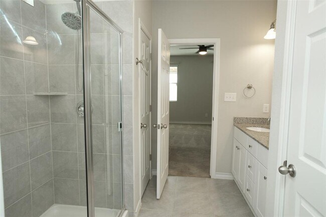 Building Photo - 8052 Massa Dr