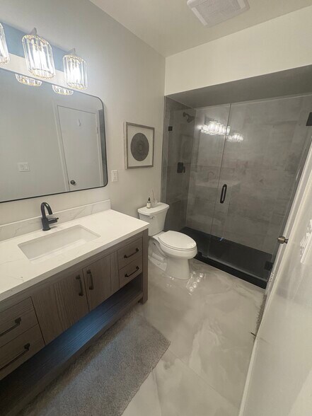 Building Photo - 4855 Cole St