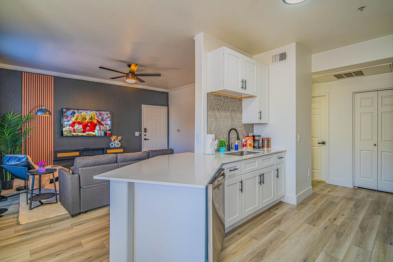 Building Photo - 7455 N 95th Ave