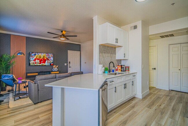 Building Photo - 7455 N 95th Ave