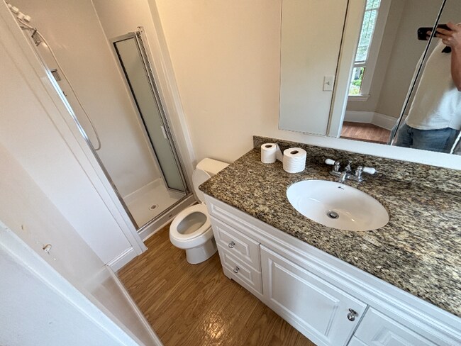 Building Photo - 931 Chestnut St