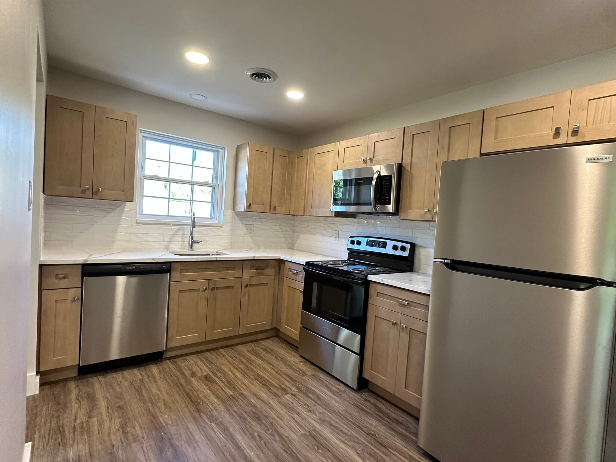 Building Photo - B8 Alpine Ct