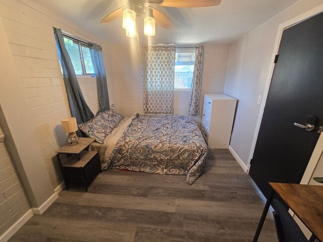 Building Photo - Rooms for Rent – Furnished, Lockable, & Private Backyard! 6 Spots Open.