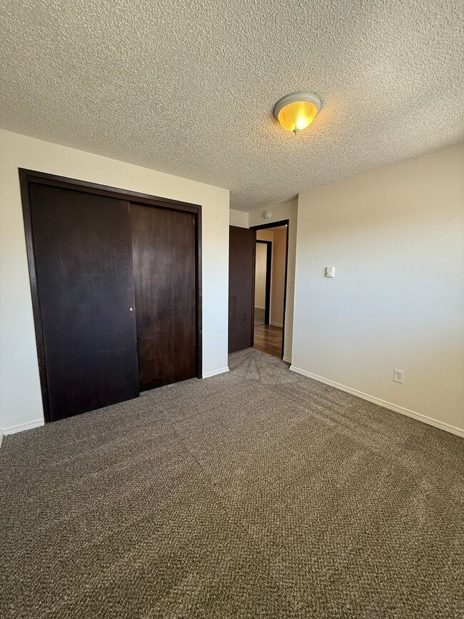 Building Photo - 141-143 E Home Ave