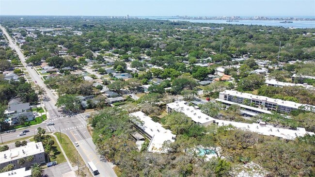 Building Photo - 820 Patricia Ave