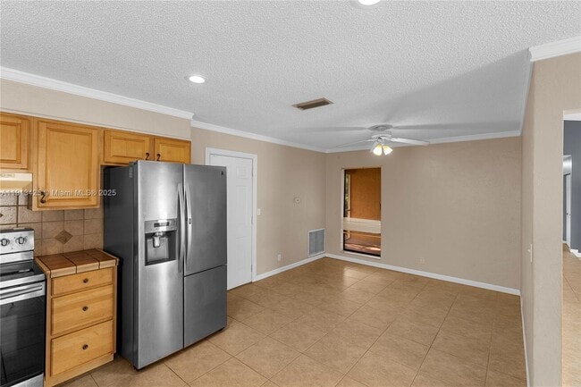 Building Photo - 8551 NW 53rd Ct