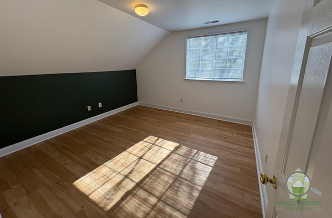 Building Photo - 199 Woodlark St