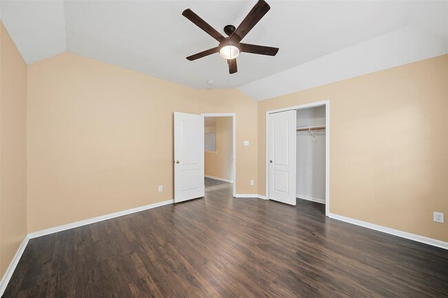 Building Photo - 8301 Seagull Ln