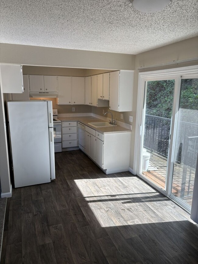 Interior Photo - Portland Terrace