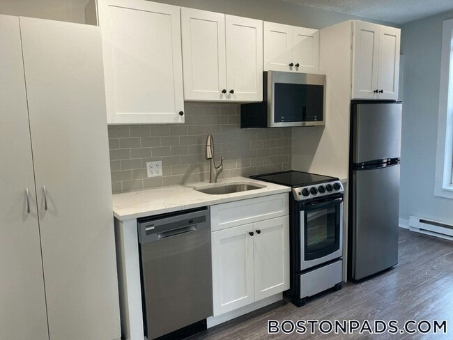 Building Photo - 76 Franklin St