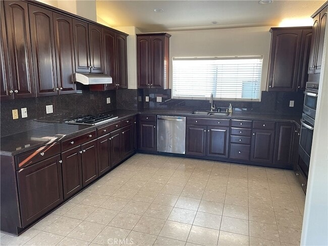 Building Photo - 138 W Canada