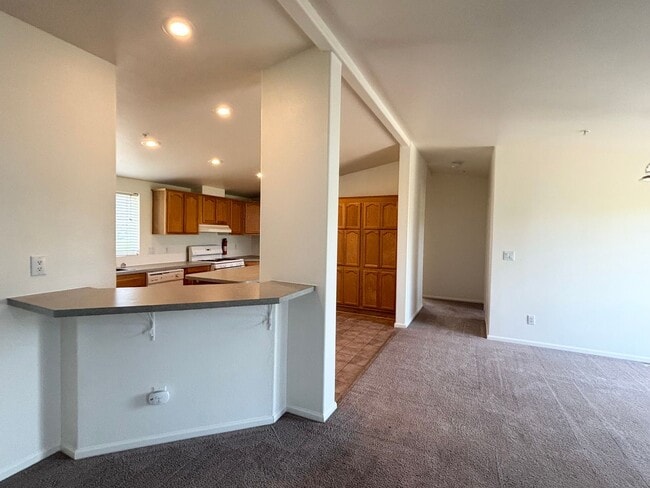 Building Photo - Charming Country property - 2 Bed/ 2 Bath with office- Home with Scenic Views and Land