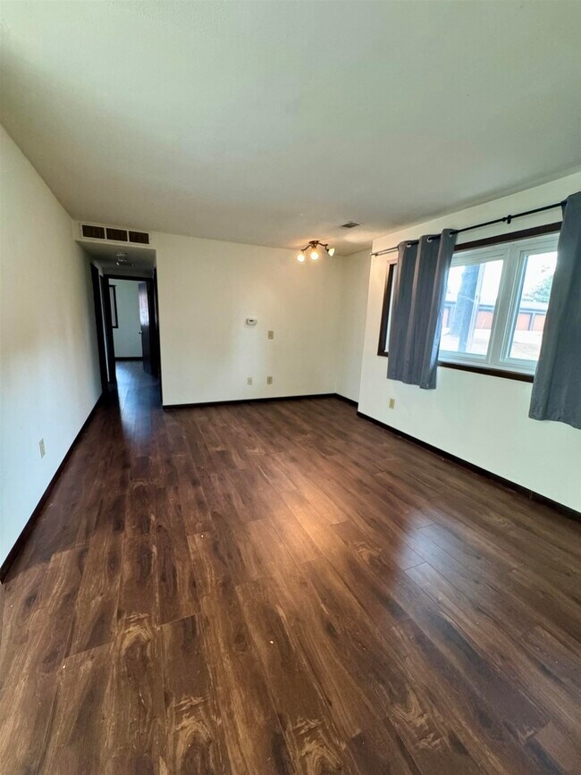 Building Photo - 1211 48th Ave