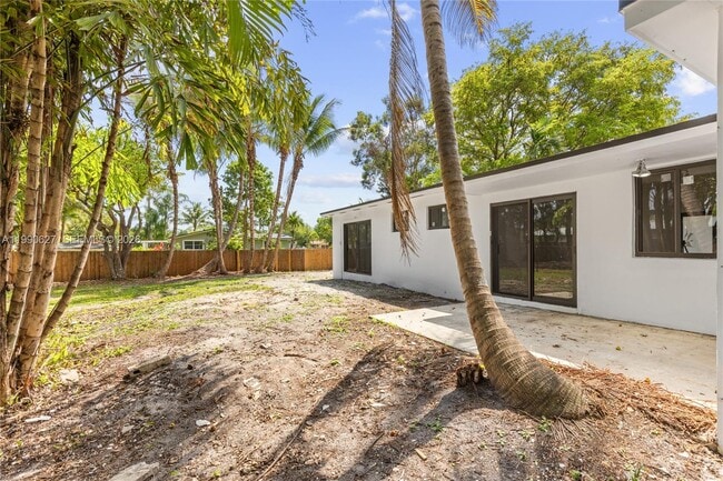 Building Photo - 14171 SW 37th Ct