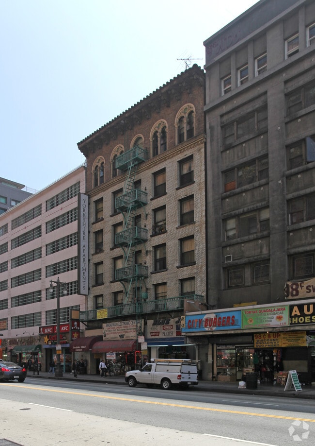 Primary Photo - Yorkshire Apartments