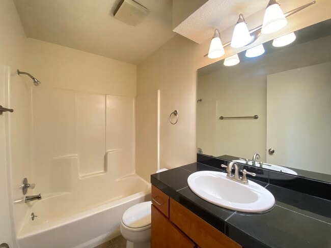 Building Photo - Beautiful Two-Bedroom Condo at The Reserve
