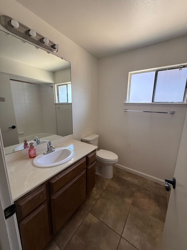 Building Photo - 5083 Moss Creek Cir