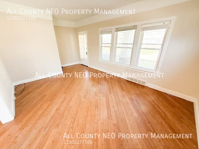 Building Photo - 3003 Portman Ave