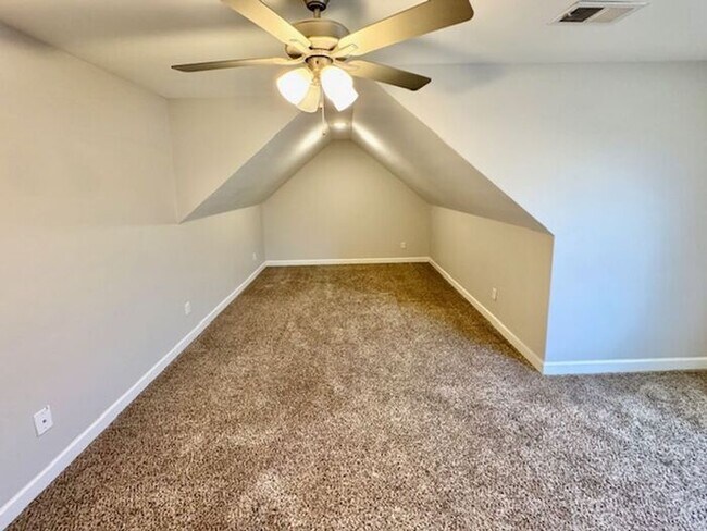 Building Photo - Now Leasing in Somerville- 4-Bedroom 3 Bat...