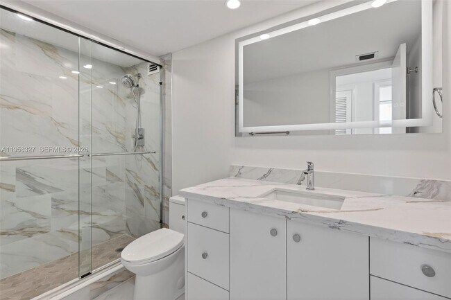 Building Photo - 1410 S Ocean Dr