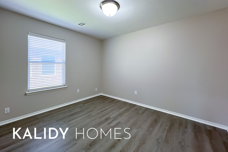 Building Photo - 2928 Cider Mill Ln