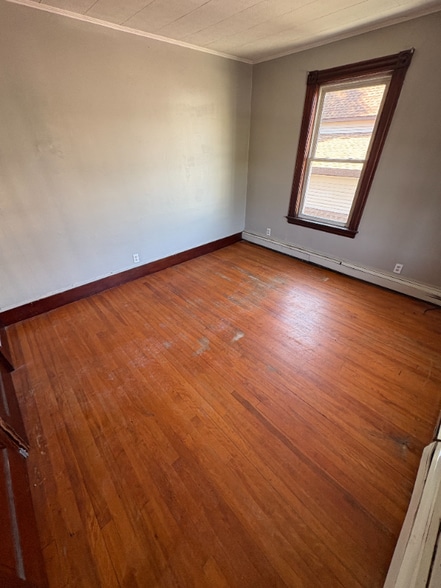 Building Photo - 578 Rockingham St