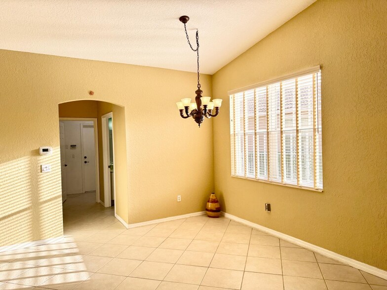 Building Photo - 8654 Lineyard Cay