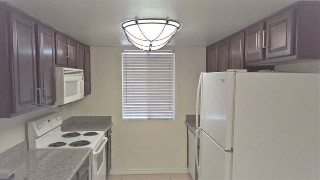 Building Photo - Bella Vita Condo