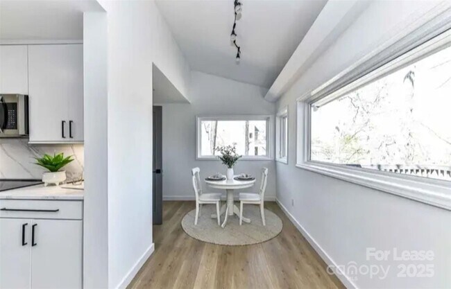 Building Photo - 216 Hermance Ln