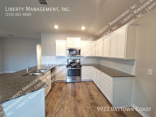 Building Photo - Charming One- Story Home On a GREENBELT LO...