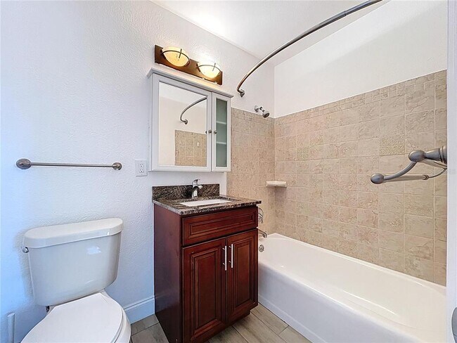 Building Photo - 5806 Liverpool Dr