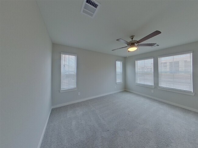 Building Photo - 9835 Willow Creek Commerce Dr