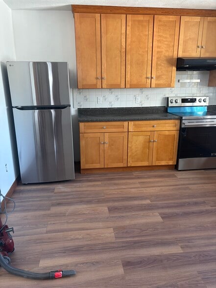 Building Photo - 64 Perkins St