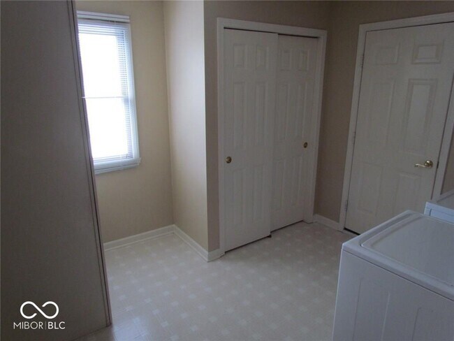 Building Photo - 411 Mari Way