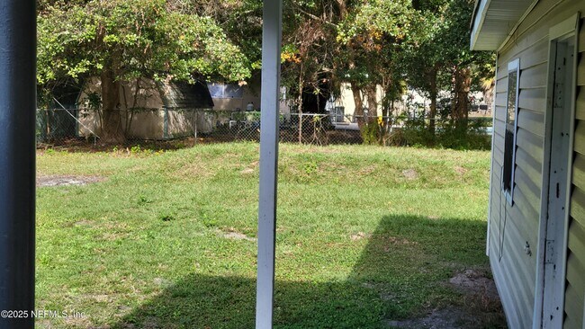 Building Photo - 4505 Clinton Ave