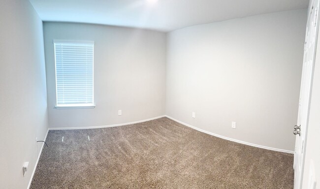 Building Photo - Available Now Beautiful 1 story, 4 bedroom, 2 bath, 2 car garage home with garage door opener and...