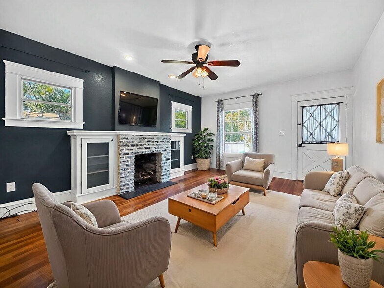 Building Photo - 1016 E Washington Ave