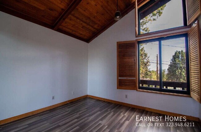 Building Photo - 11619 Lerdo Ave