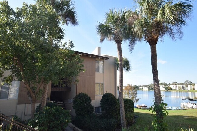 Building Photo - 576 Orange Dr